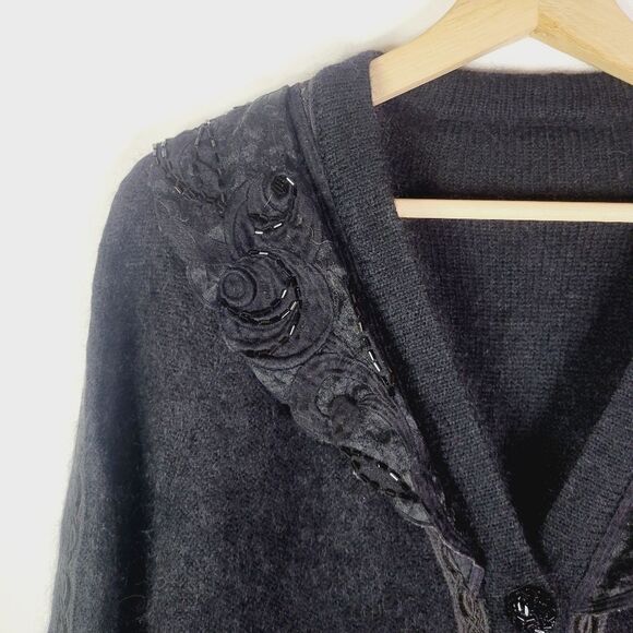 Vintage Elegant Black Women's Cardigan Sweater - Picture 3 of 12